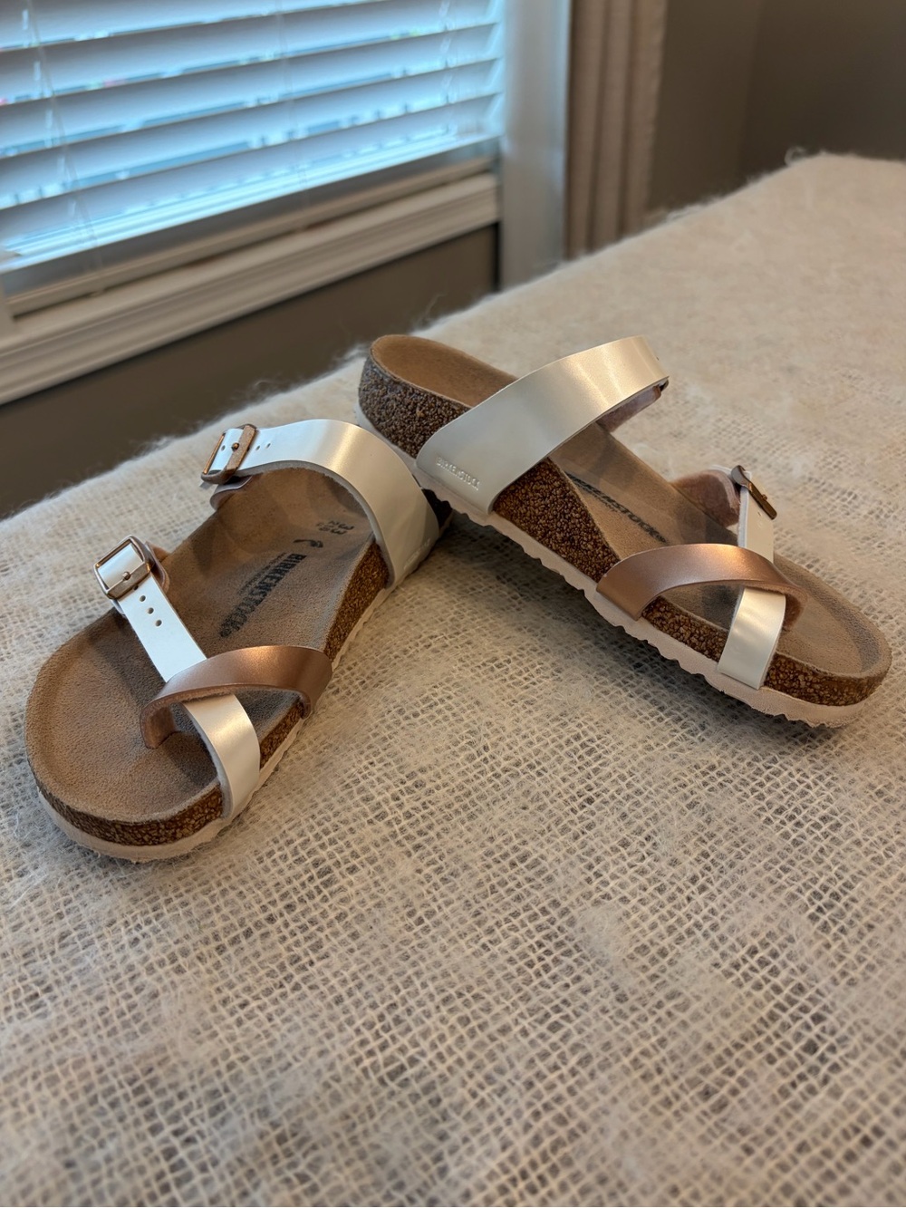 Birkenstock mayari kids sandals  pearl & rose gold EUC - Picture 14 of 16
